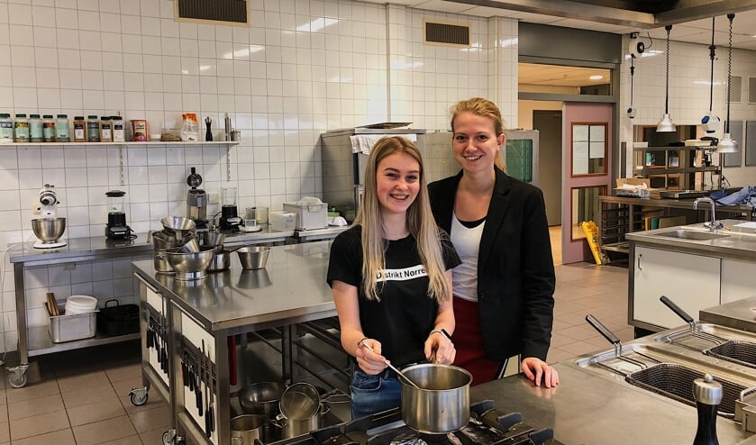 Pip Schevers en Nathalie Weerepas, haar coach op het Fioretti College.