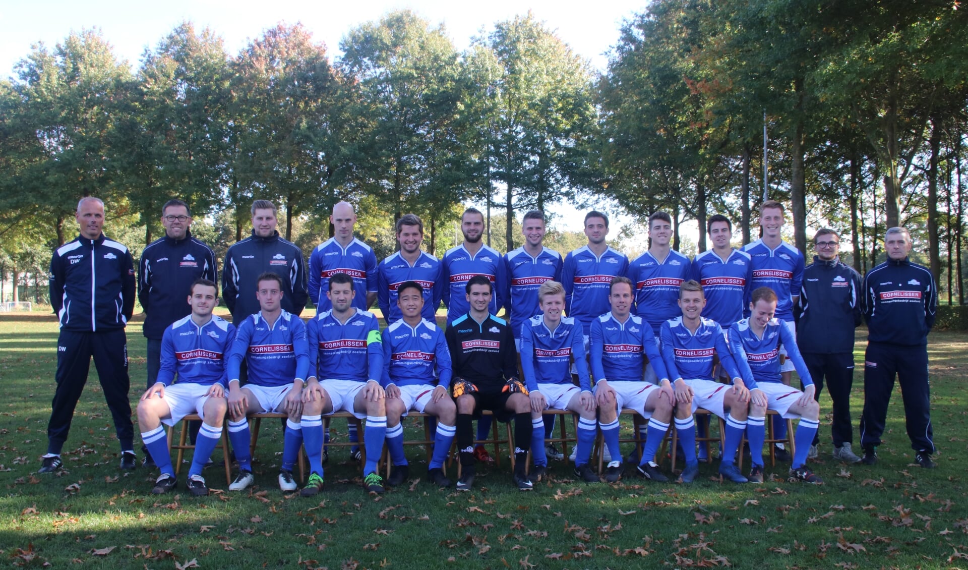 Het eerste elftal van Festilent voor het seizoen 2018-2019. (foto: Tijs Nabuurs)