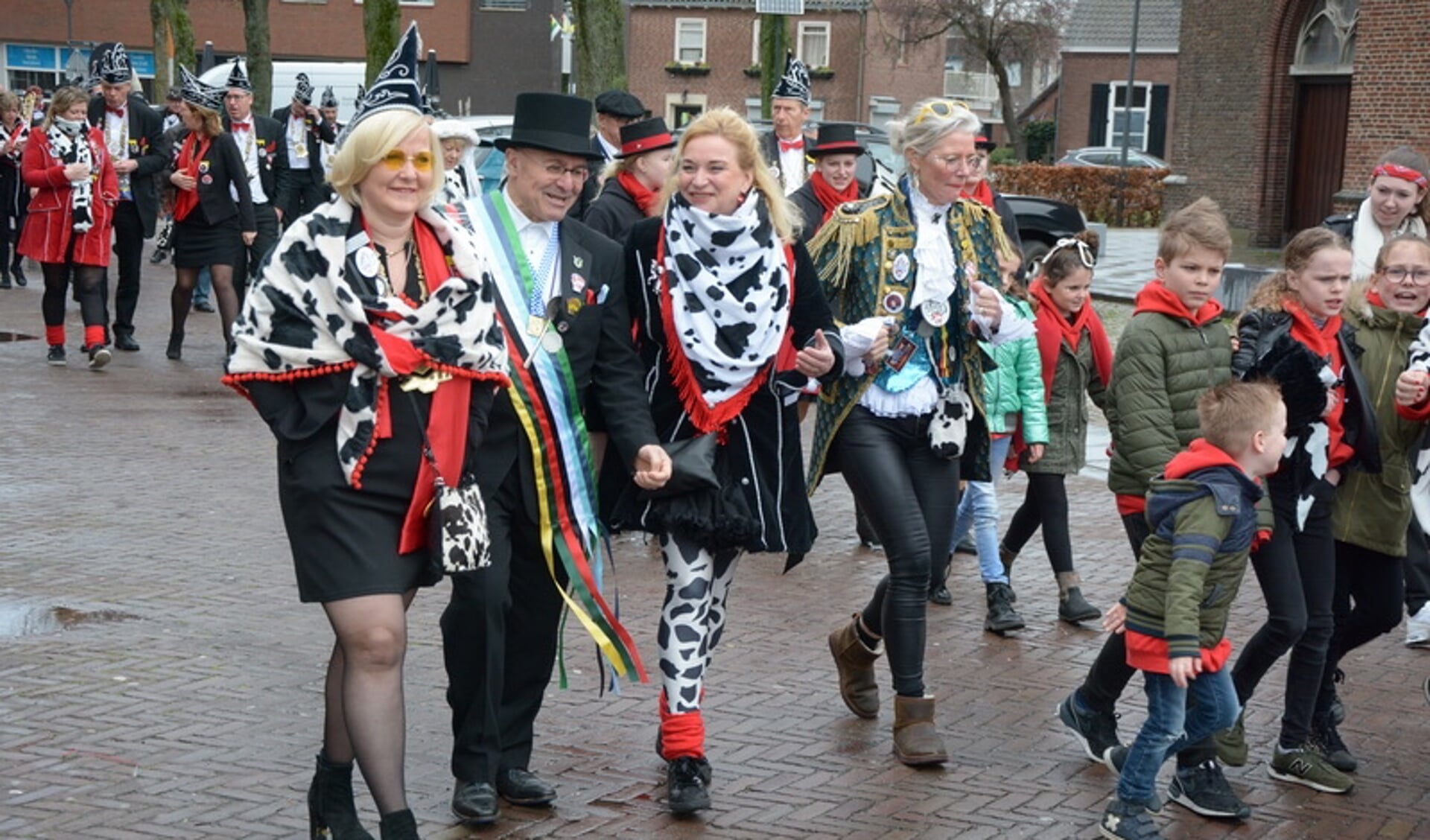 Burgemeester Van Rooij in goed gezelschap naar Schorsbos in Schijndel