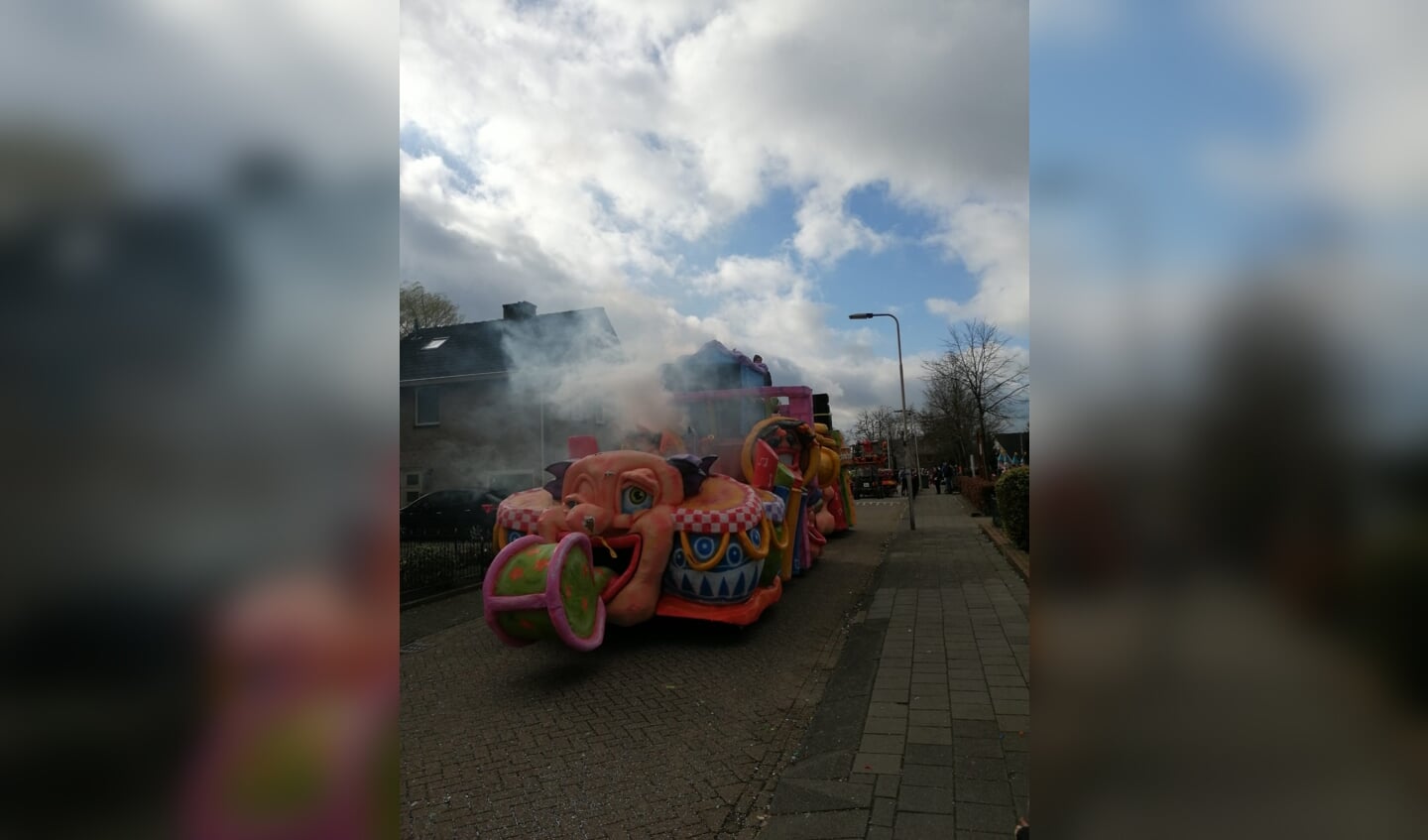 Optocht in Macharen. (Foto: Irette Pulskens)