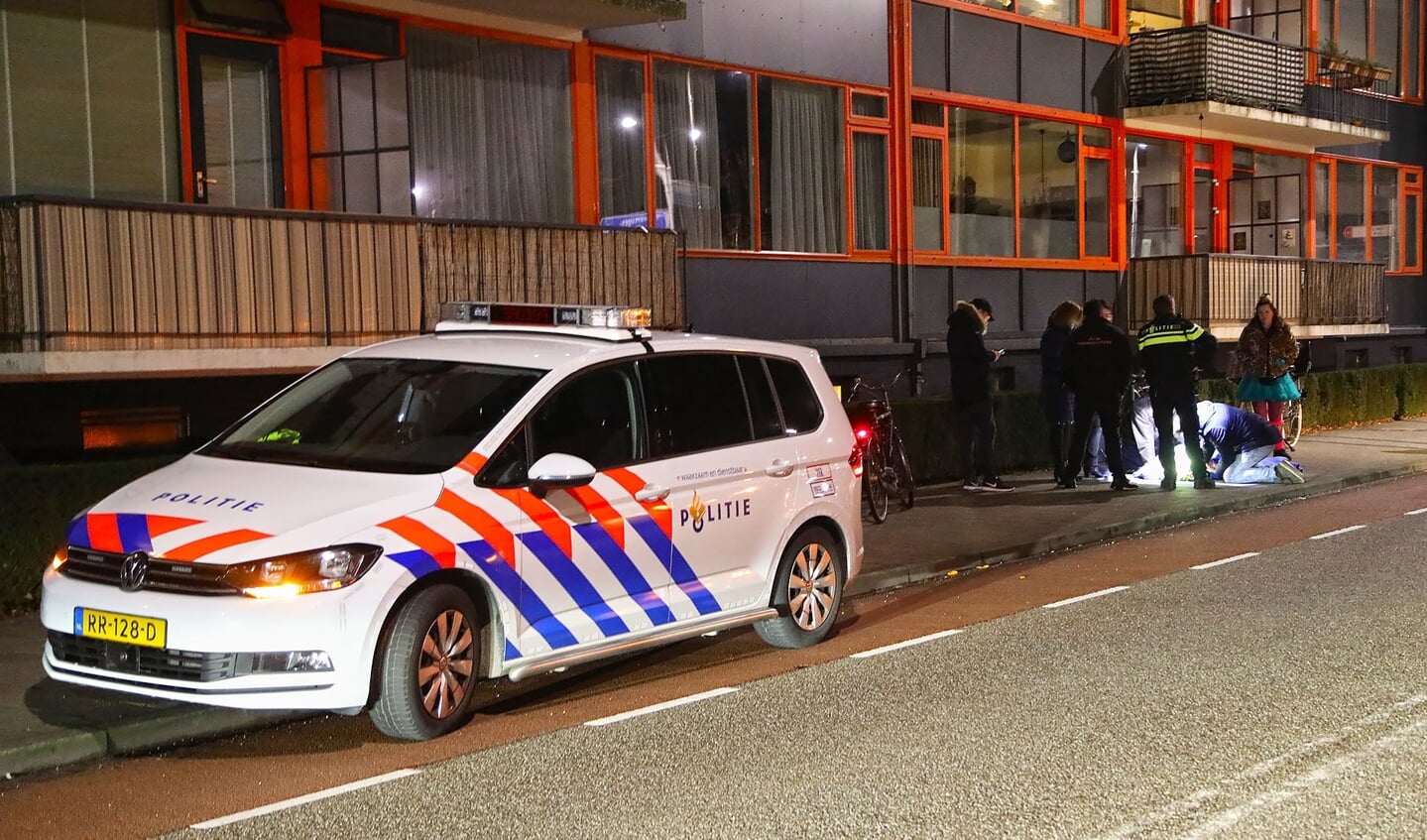 Fietsster gewond bij ongeval op Koornstraat. (Foto: Gabor Heeres / Foto Mallo)