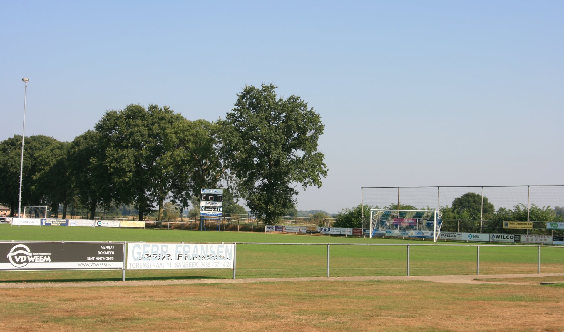 Het sportpark van VV Sambeek.