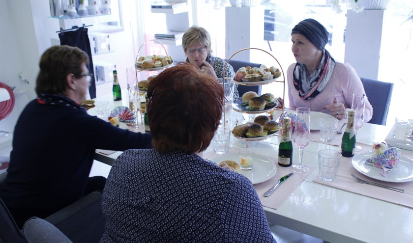 De dames konden onder meer genieten van een heerlijke high tea van Hotel Van der Valk Uden-Veghel.
