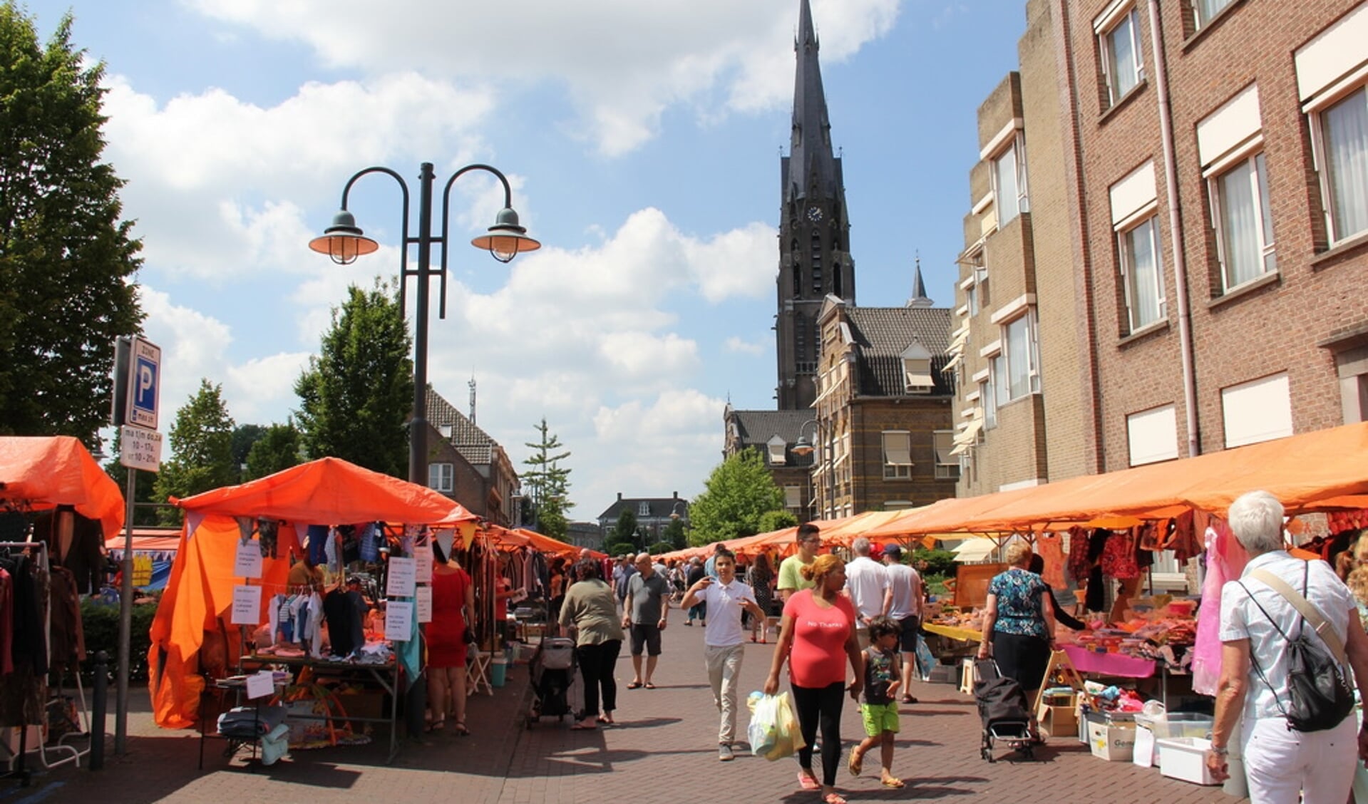 De Veghel Vaderdag Vlooienmarkt trekt elk jaar veel bezoekers.