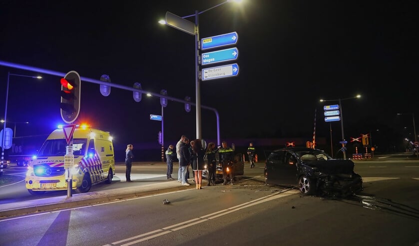 Ongeval op kruising. Foto: Gabor Heeres / Foto Mallo
