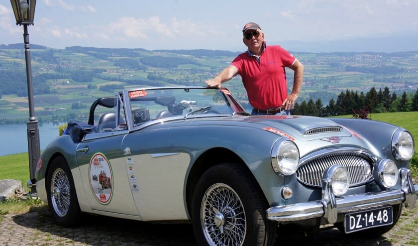 Martien de Louw met z’n Austin Healey.