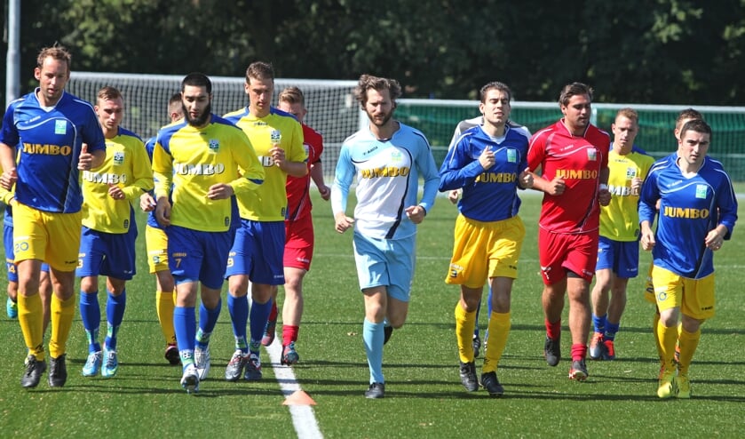 Martijn van Strien (lichtblauw tenue) op een archieffoto. (foto: archief Peter Kuijpers)