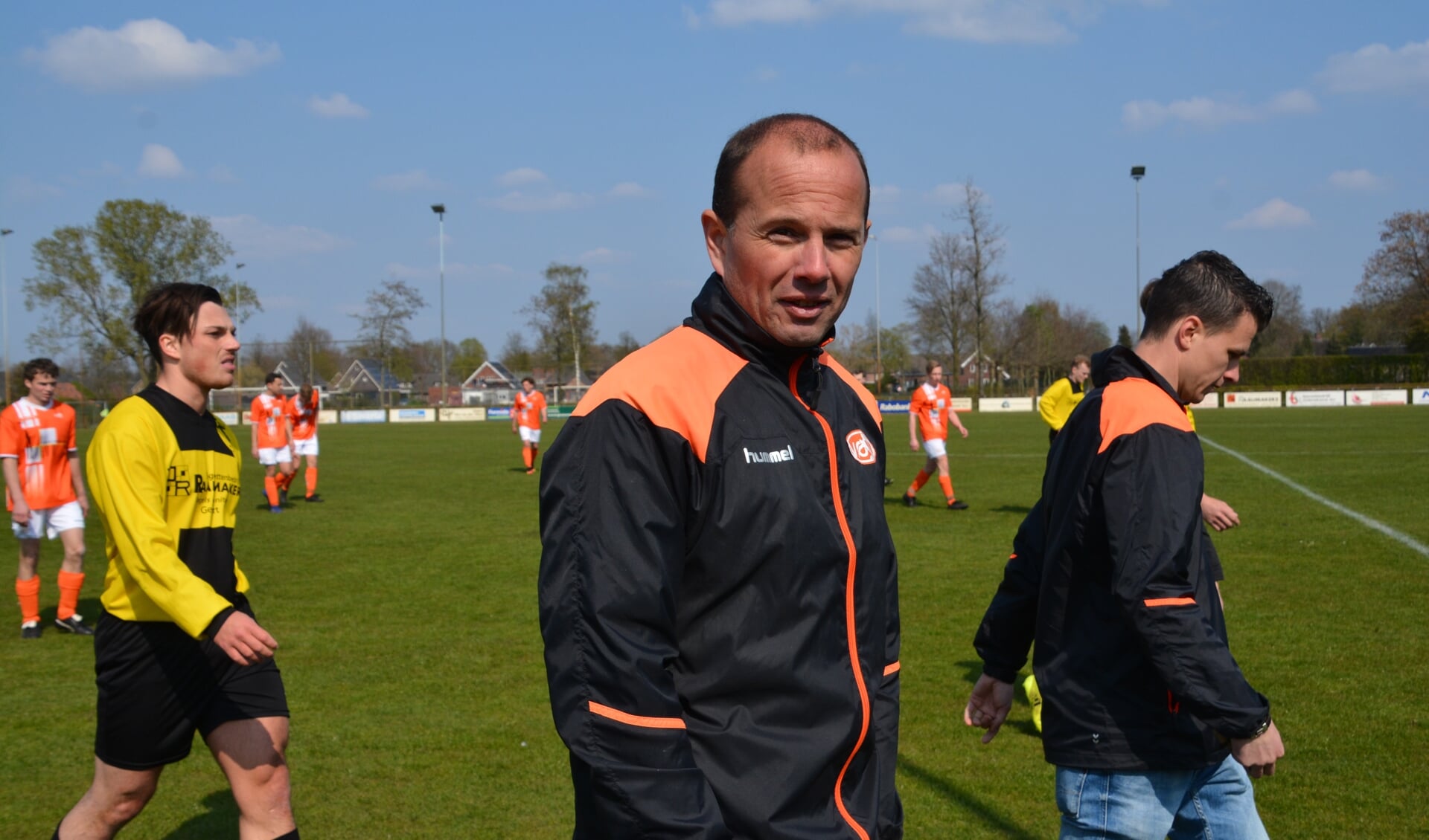 Hoofdtrainer Jordy van Boxtel wil met VOW een gooi doen naar promotie naar de vierde klasse. (foto: Arno Korsten)