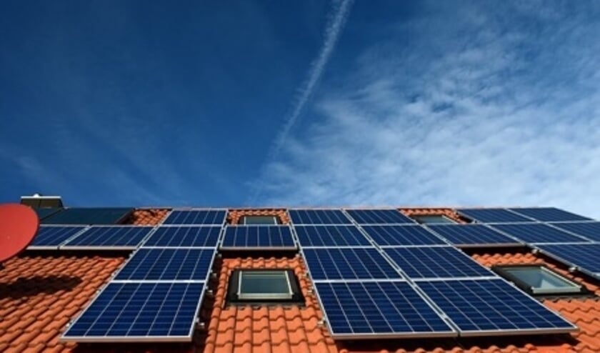 <p>Zonnepanelen besparen veel energie</p>