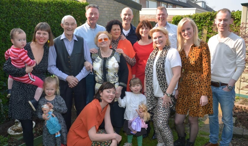 De familie van Jos en Rietje. (foto: Henk Lunenburg)