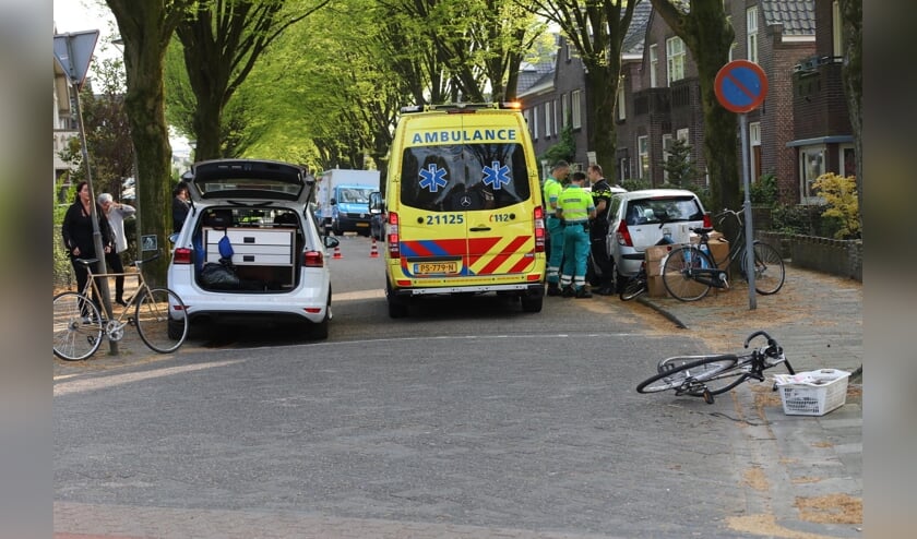 Ongeval op de kruising van de Asterstraat en de Floraliastraat. (Foto: Charles Mallo / Foto Mallo)