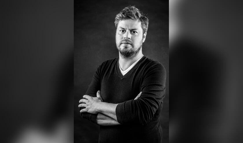 De hoofdrol wordt vertolkt door de Vlaming Koen Janssen.