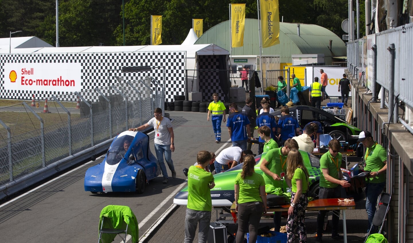 Elf Nederlandse teams testen zelfontwikkelde, duurzame voertuigen in Berghem