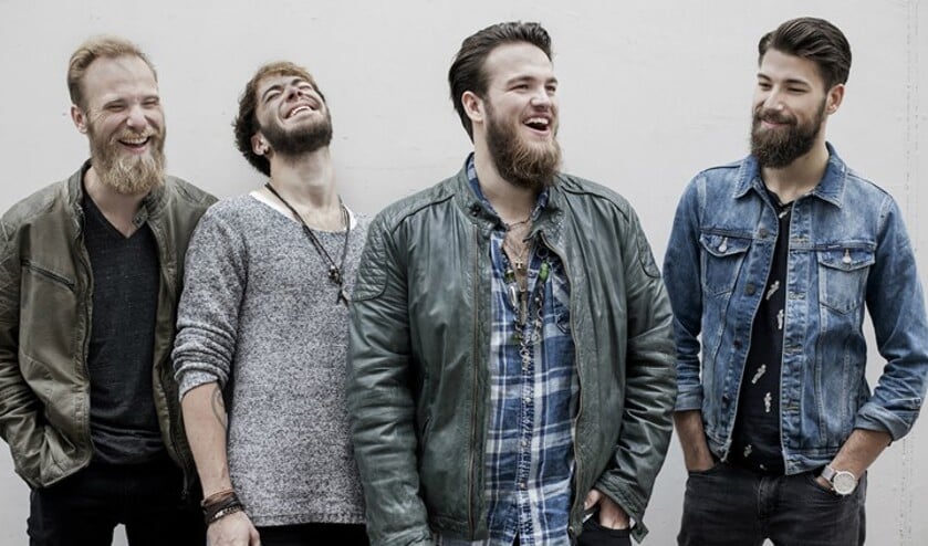 Voltage is één van de bands die speelt op het festival