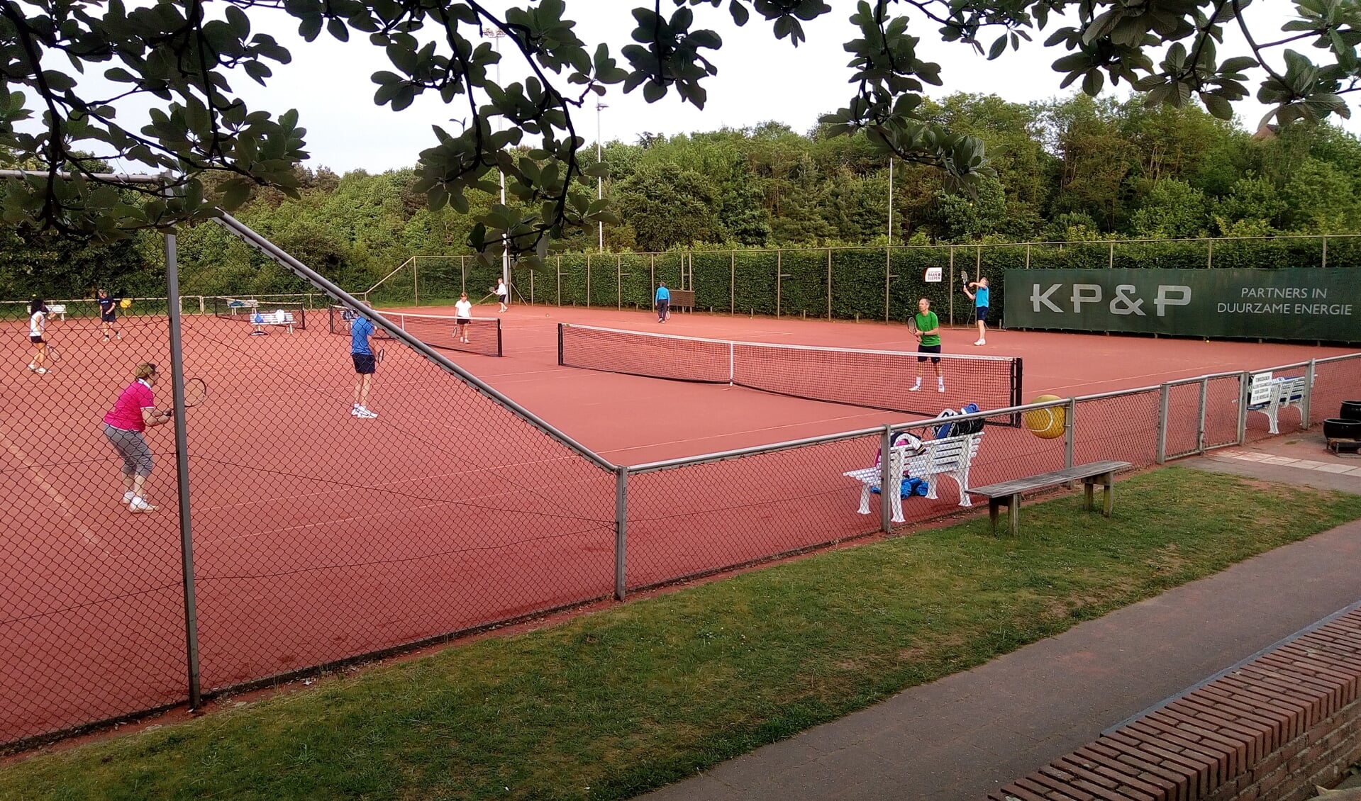 Tennisvereniging De Wiekslag houdt medio juni weer de jaarlijkse Wiekslag Open op de banen van het Lierdal in Molenhoek. 