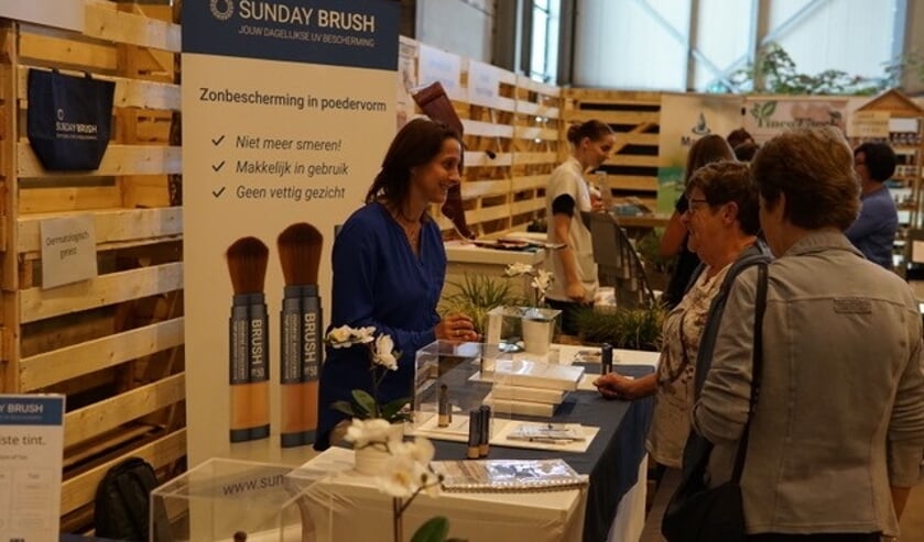 Nicole Vermeer en Sanne Mathijssen deden in september ook mee aan de Gezondheidsbeurs in Cuijk.