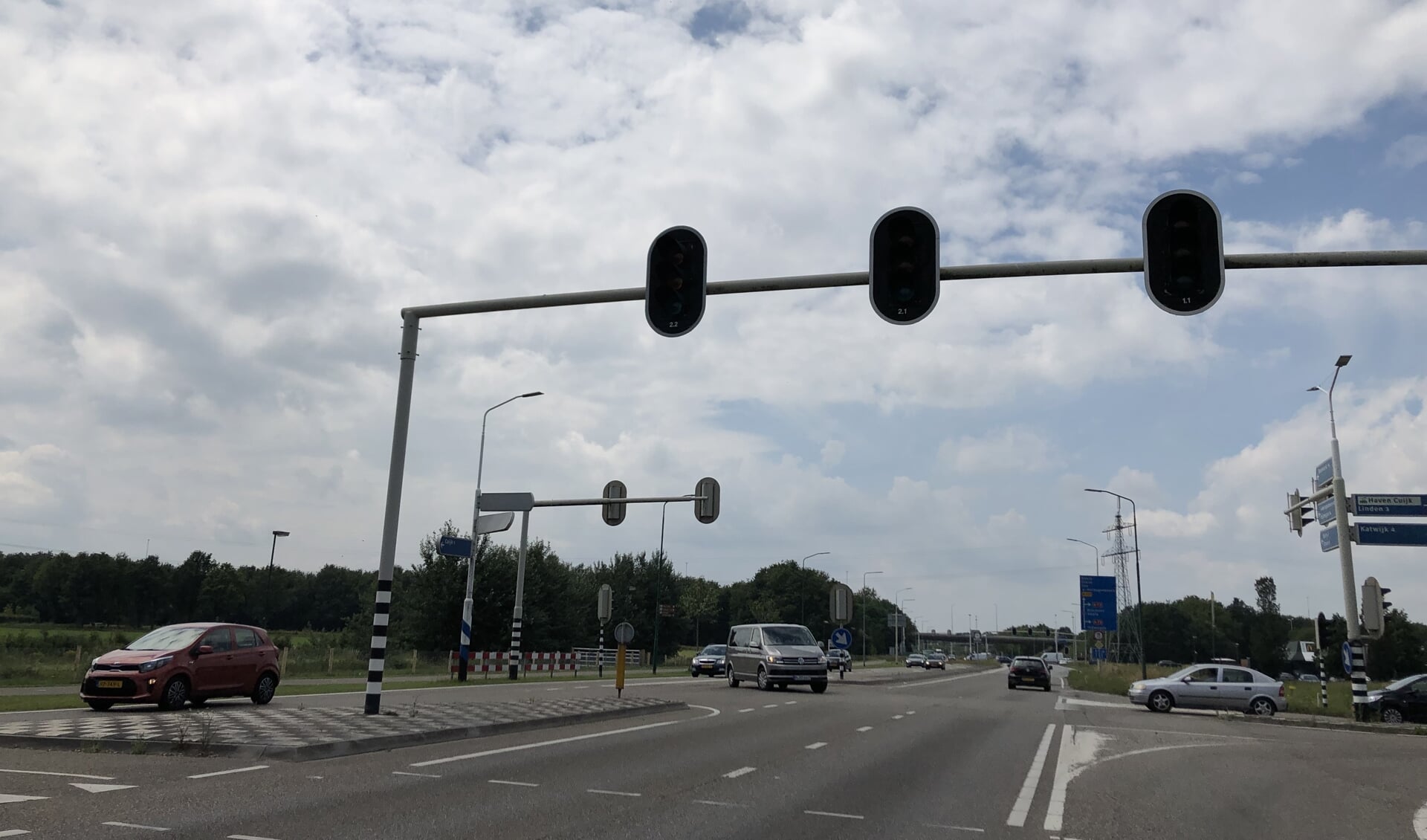 De verkeerslichten deden het even niet door de stroomstoring. 