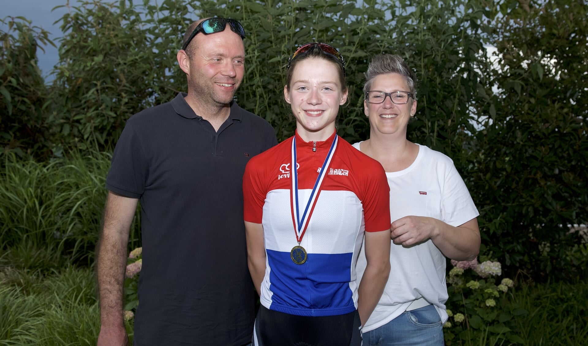 Elise Uijen en haar ouders. (Foto: Ad Megens)