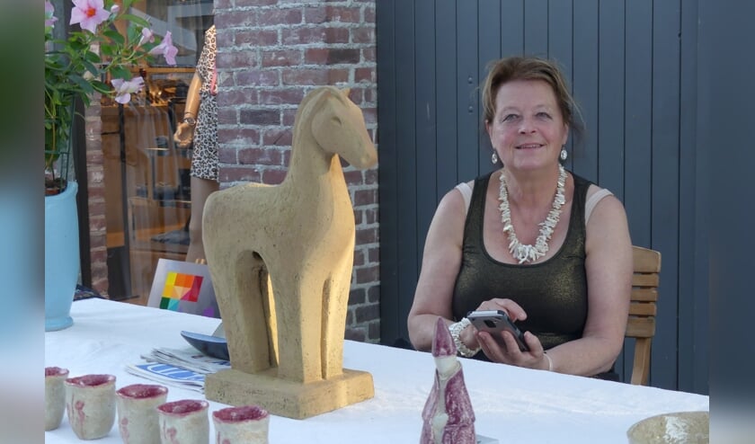 Op zaterdagmiddag 22 juni gaat de twaalfde editie van het alom bekende SumMmertimfestival in het hartje van Gennep van start met kunst (foto) en muziek.