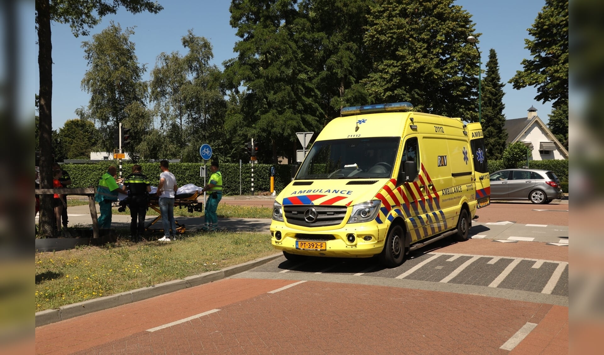Gewonde bij ongeval in Heesch. (Foto: Gabor Heeres / Foto Mallo)