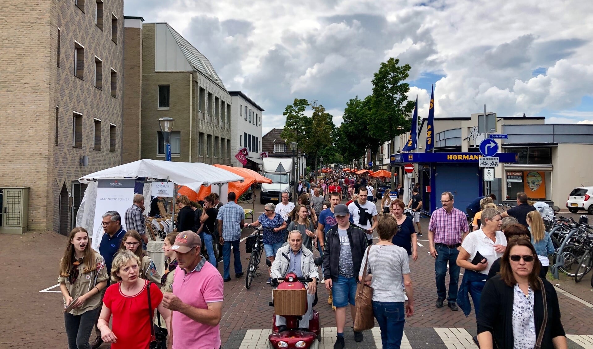 Cuijk Keigoed trok andermaal duizenden bezoekers naar het centrum van Cuijk. (foto: Ten Haaf Fotografie)