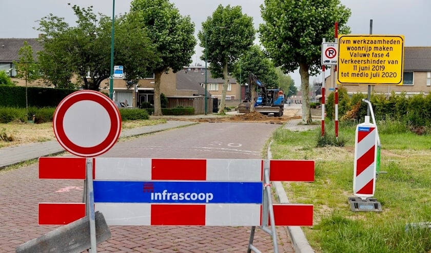 De Valuwsedijk in Cuijk is voorlopig afgesloten voor doorgaand verkeer.  