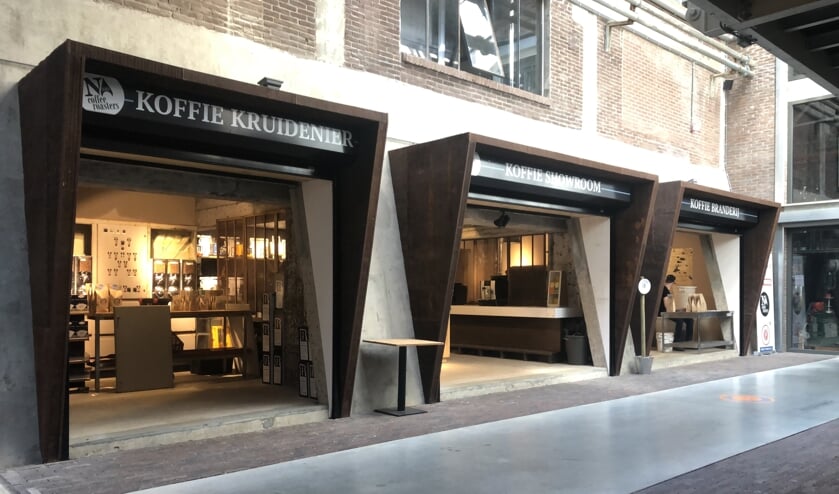 Noord Coffee Roasters krijgt er naast de branderij een koffie showroom en een koffie kruidenier bij.
