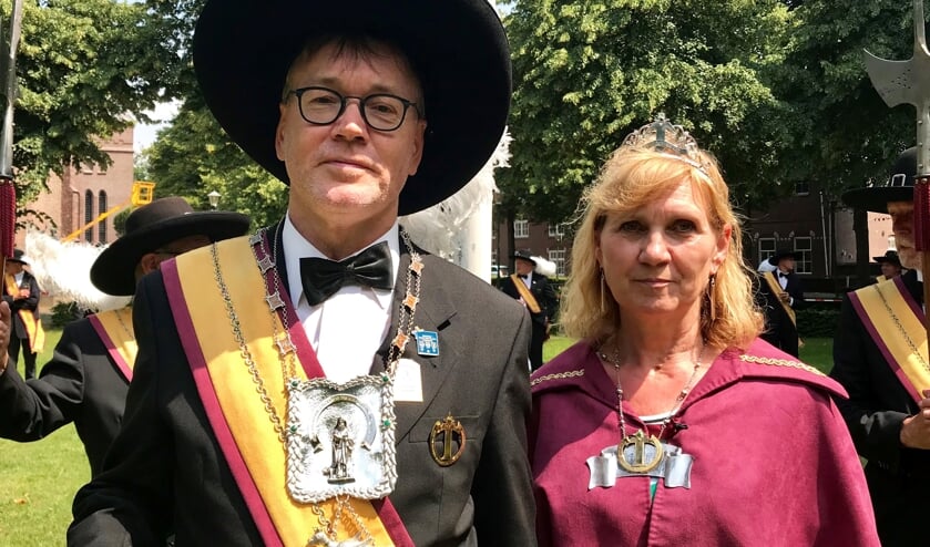 enk Derks mag het komende jaar samen met zijn koningin Crista Verberkt het gilde als koning vertegenwoordigen.