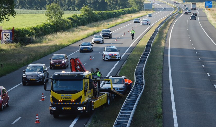 Een Duitse automobilist heeft zondag op de A73 een eenzijdig ongeluk gehad.   