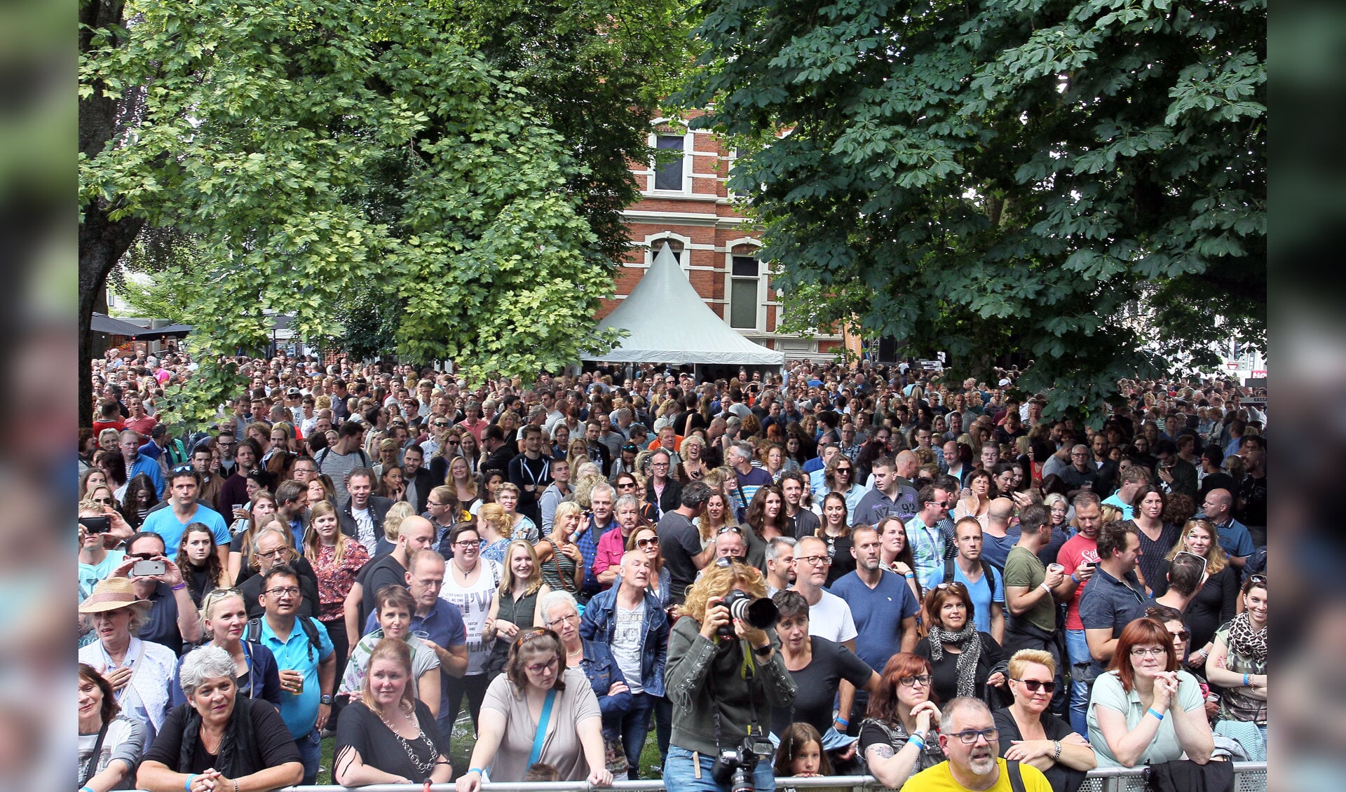 Publiek tijdens Muze Misse in 2016. (Foto: Hans van der Poel)