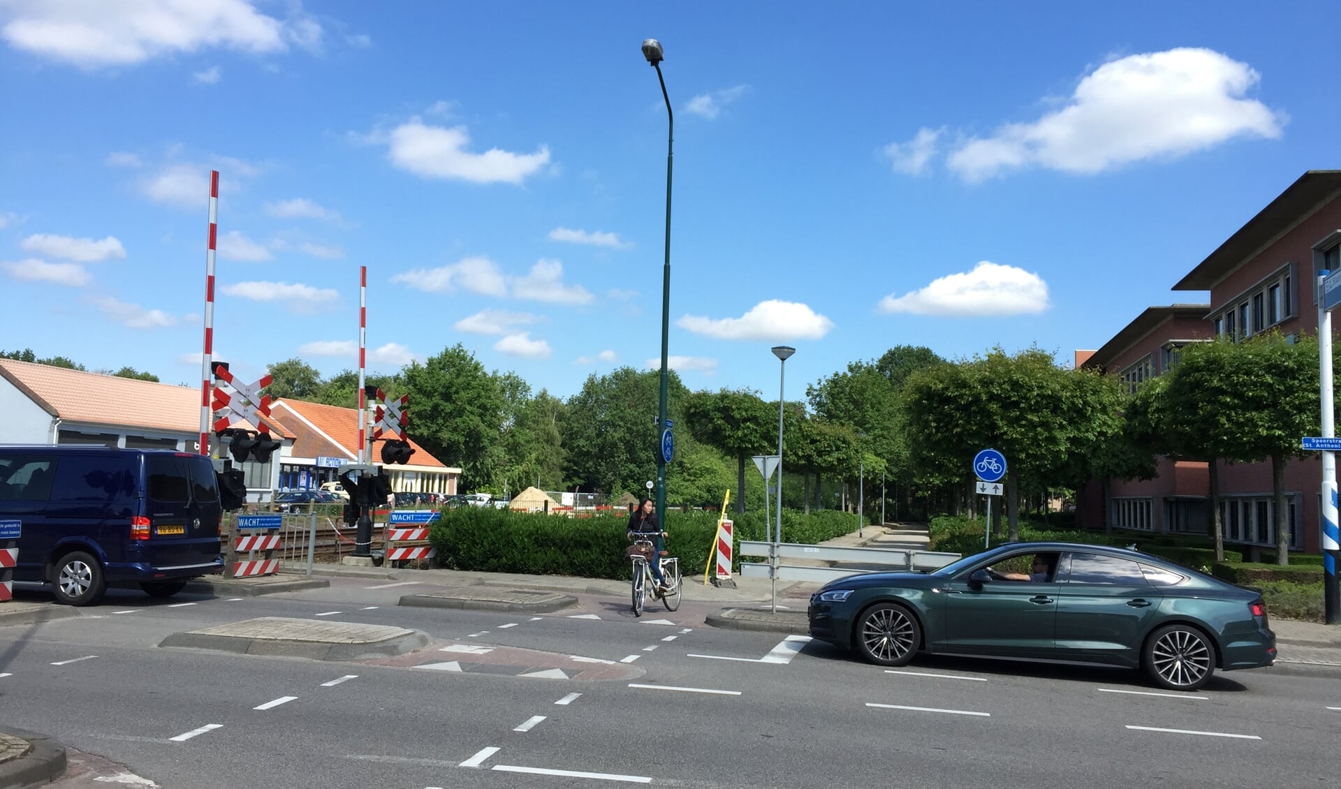De oversteekplaats voor fietsers vanaf het Schilderspad in Boxmeer.