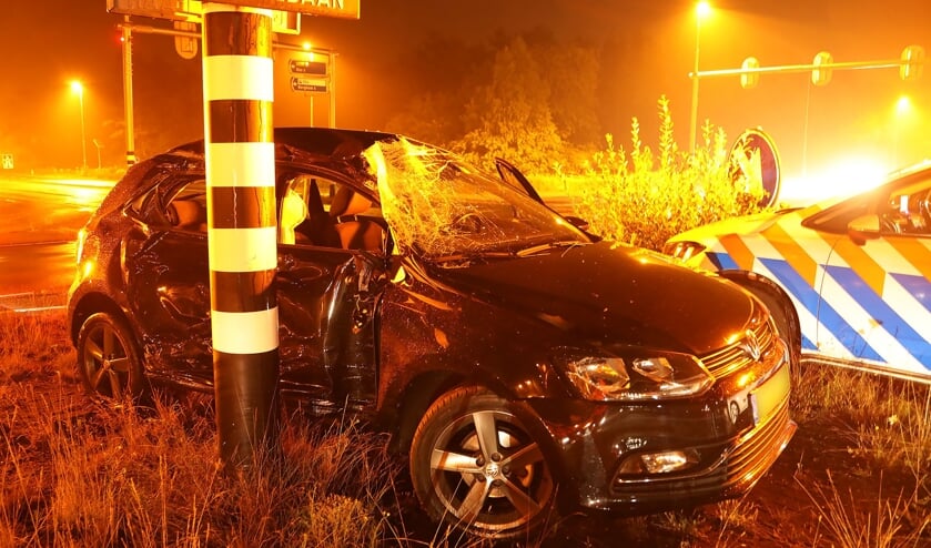 Automobilist heeft engeltje op zijn schouder bij ongeval op N329. (Foto: Gabor Heeres / Foto Mallo)