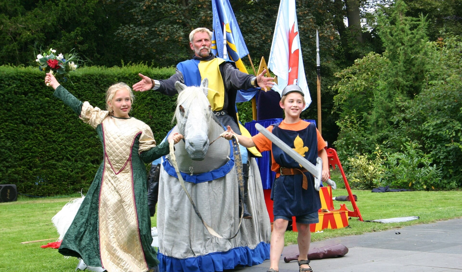 Theatergroep Hilarius speelt op woensdag 7 augustus het middeleeuwse spektakelstuk 'Het Jaarfeest van Sint-Hilarius'.