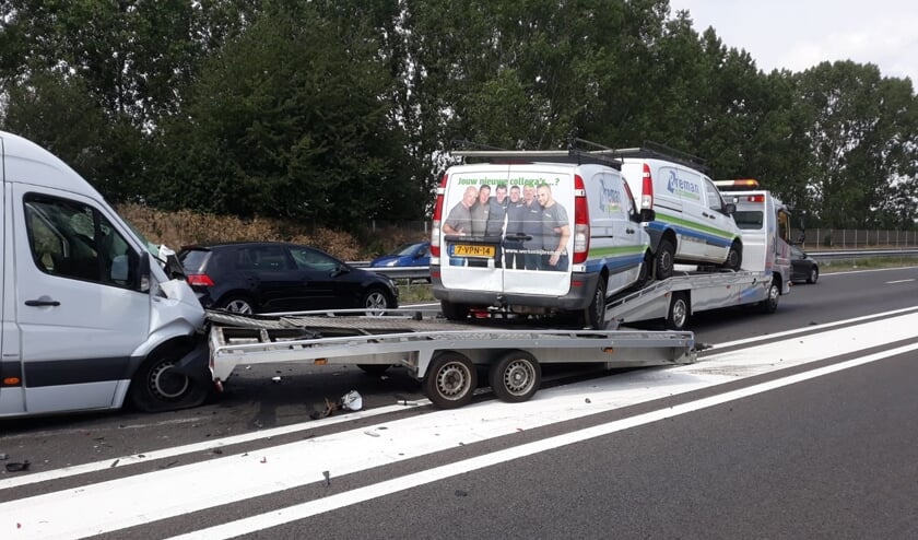 Meerdere automobilisten hinderden hulpverleners na diverse aanrijdingen op de A73.