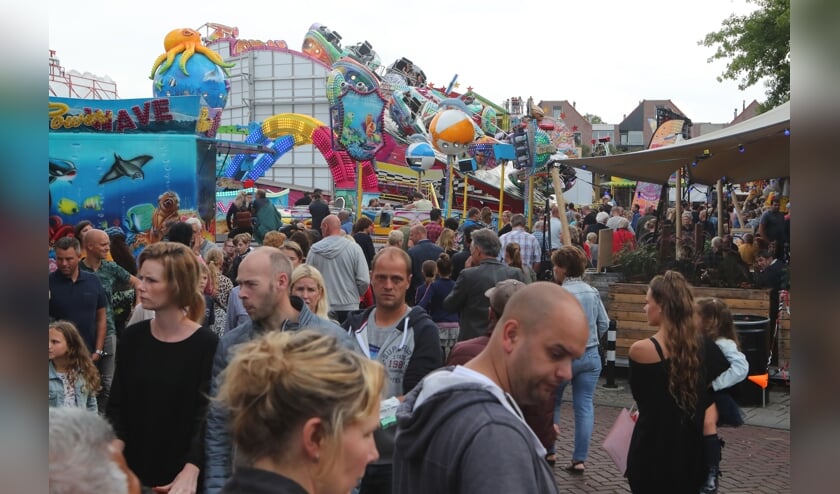 Gezellige drukte op de Osse kermis. (Foto: Hans van der Poel)