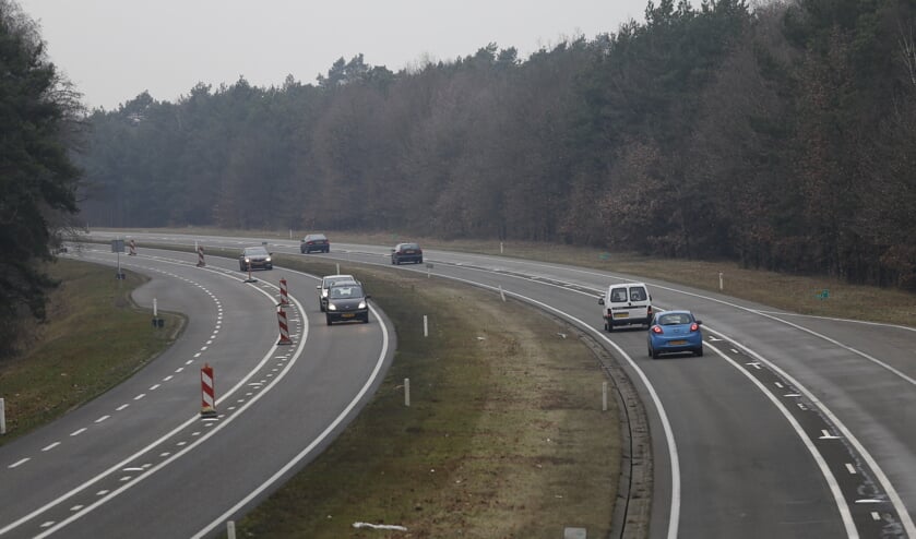 Voorlopig geen tolheffing voor vrachtauto's op de N271. (foto: SK-Media)