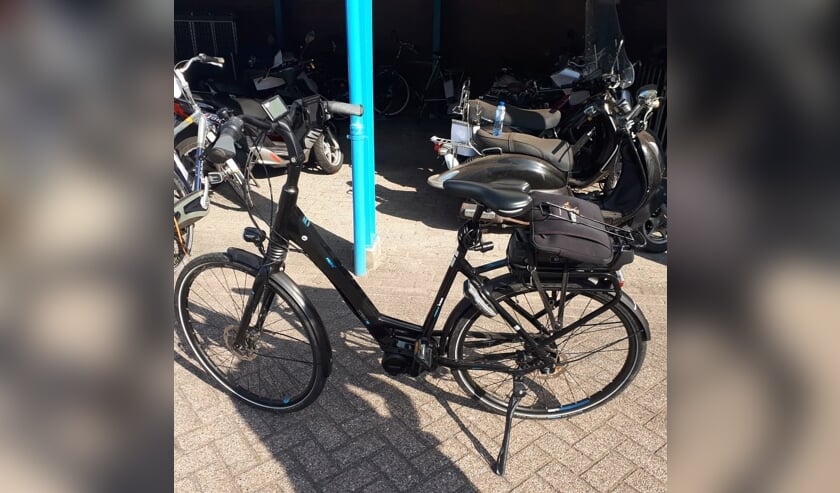 De fiets. (Foto: Facebook wijkagenten Schadewijk)