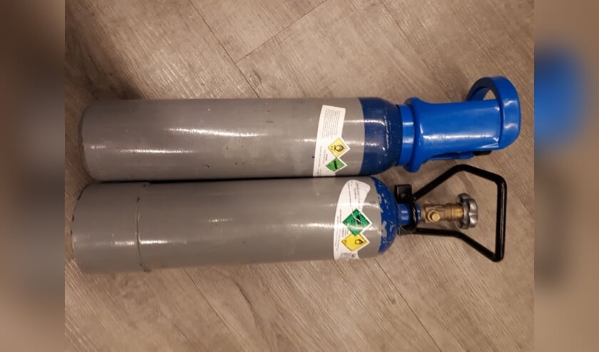 Automobilist met lachgasflessen aangehouden in Boxmeer.