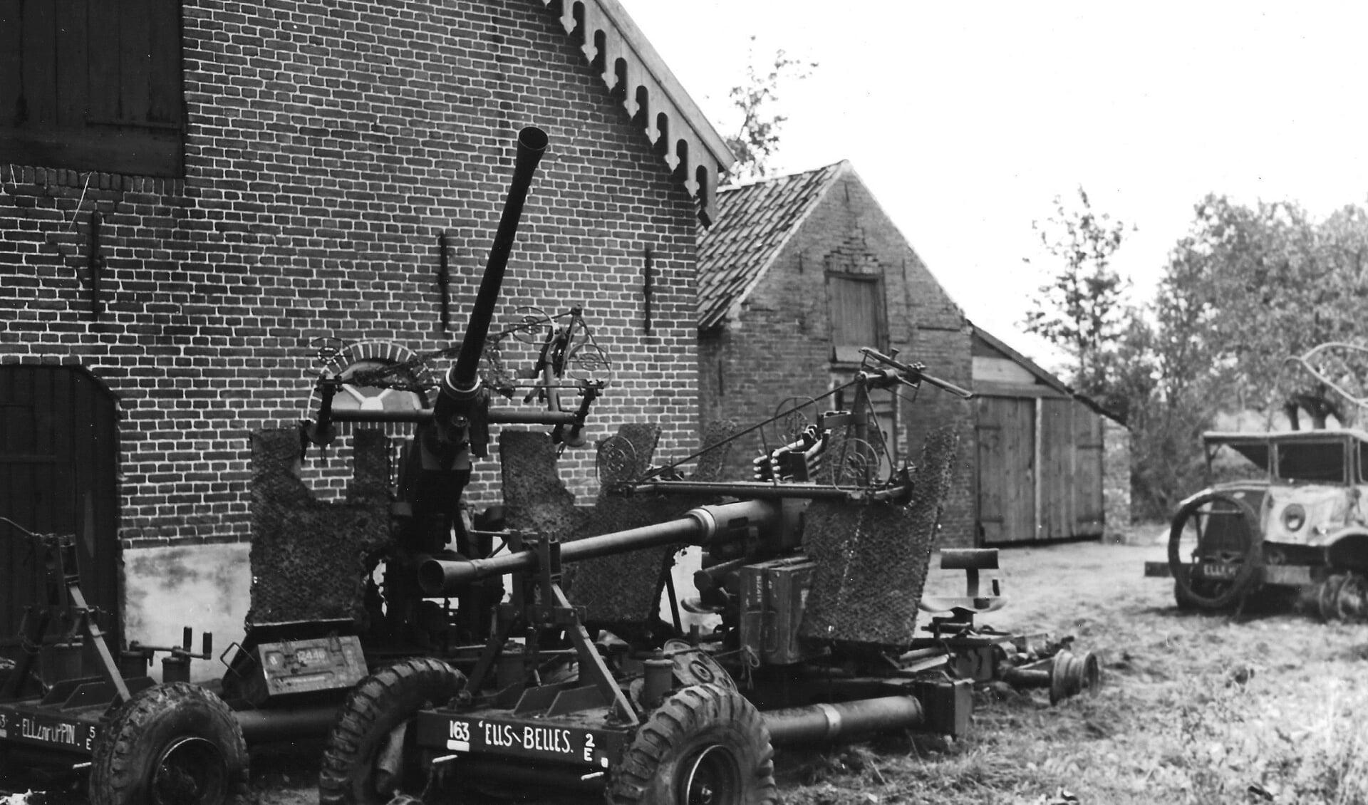 Geallieerd oorlogsmateriaal dat na 23 september op Duifhuis achterbleef.