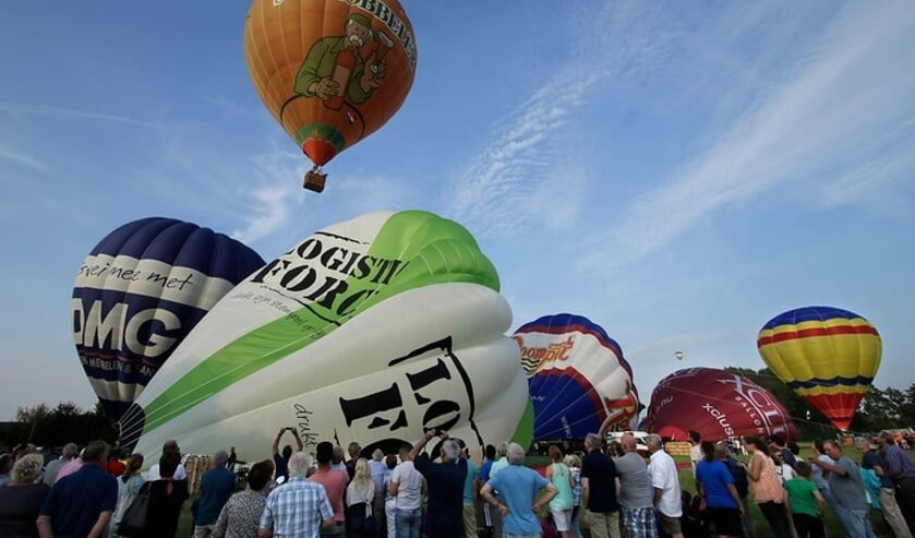 Er gaan de 24ste veel ballonnen de lucht in.