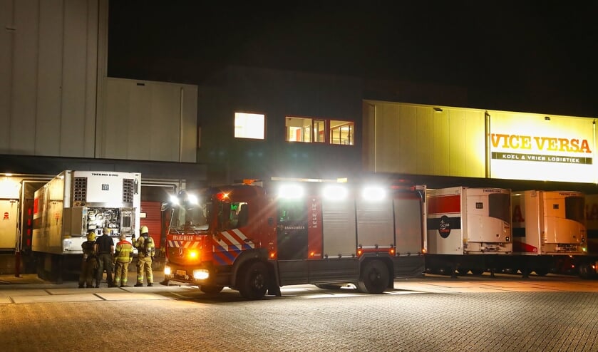 Brandweer opgeroepen voor brand koelmotor. (Foto: Gabor Heeres / Foto Mallo)