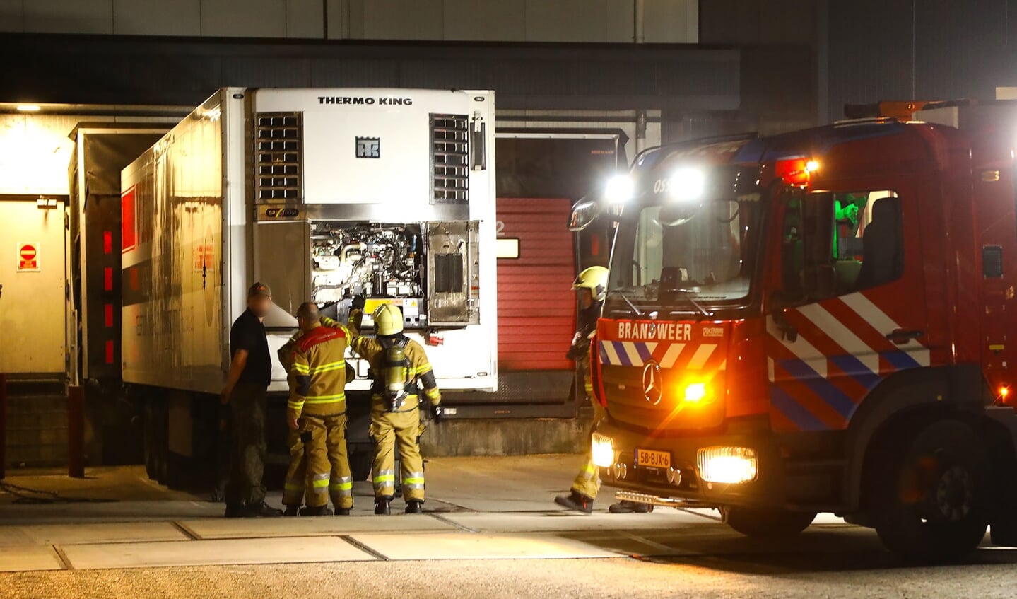 Brandweer opgeroepen voor brand koelmotor. (Foto: Gabor Heeres / Foto Mallo)