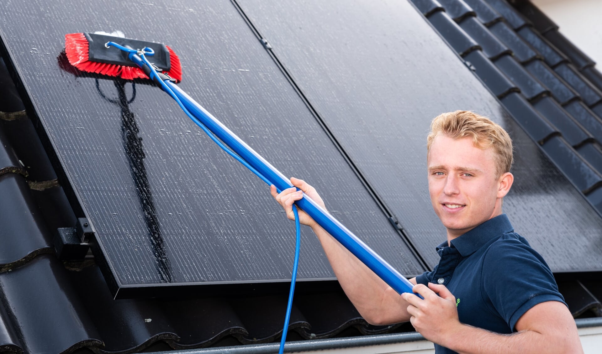 Nick van der Horst (20) is gestart met Solar Cleaning Brabant.