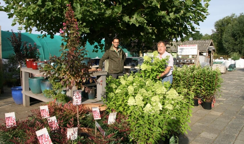 Martijn en Jan van de Hulsbeek. 'Er is in deze regio behoefte aan een goed tuincentrum.'