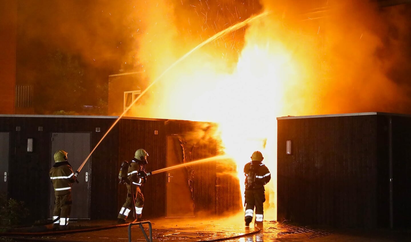 Appartementen in Berghemseweg verwoest door brand. (Foto: Gabor Heeres / Foto Mallo)