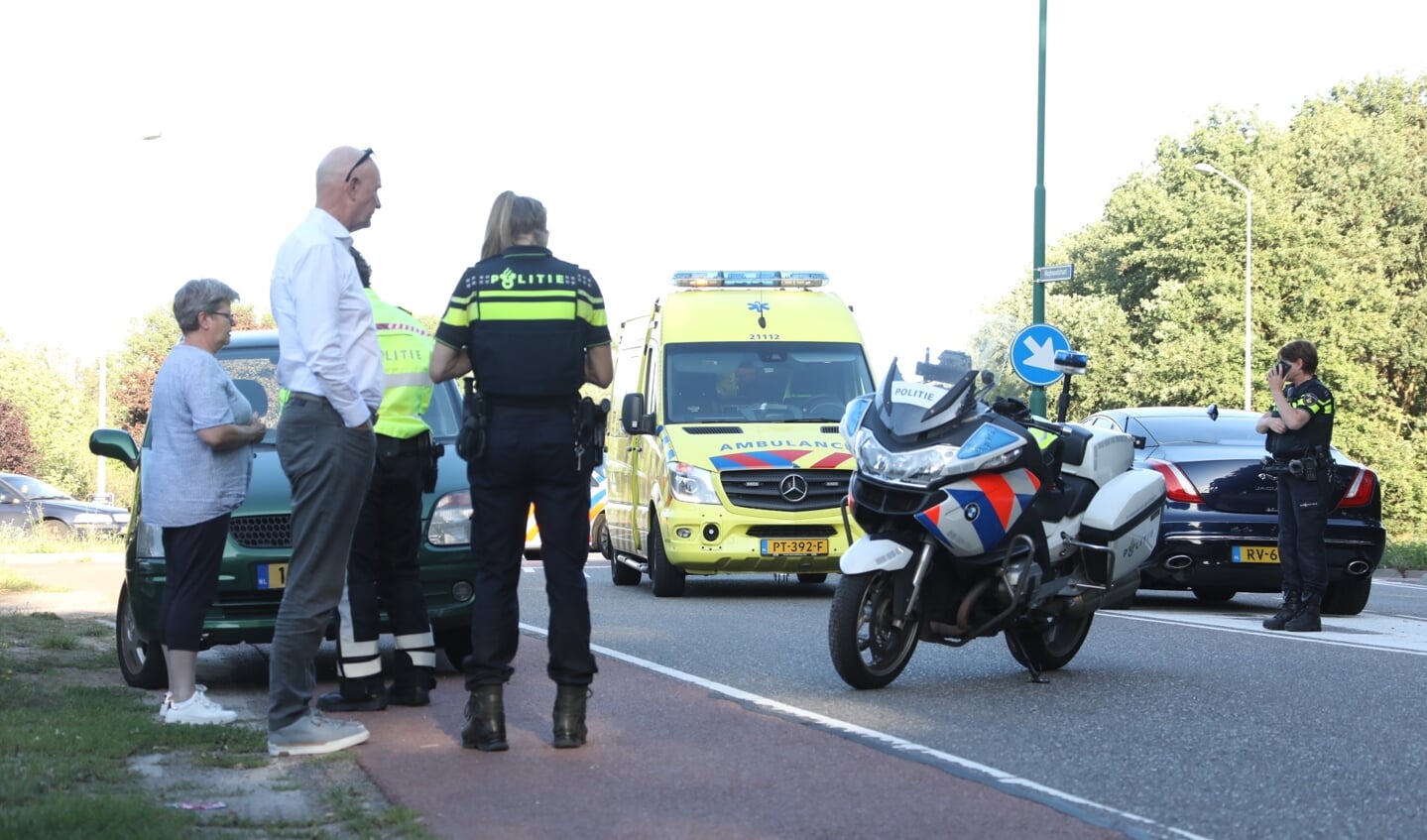 Fietser gewond bij ongeval op Nieuwe Hescheweg. (Foto: Gabor Heeres / Foto Mallo)