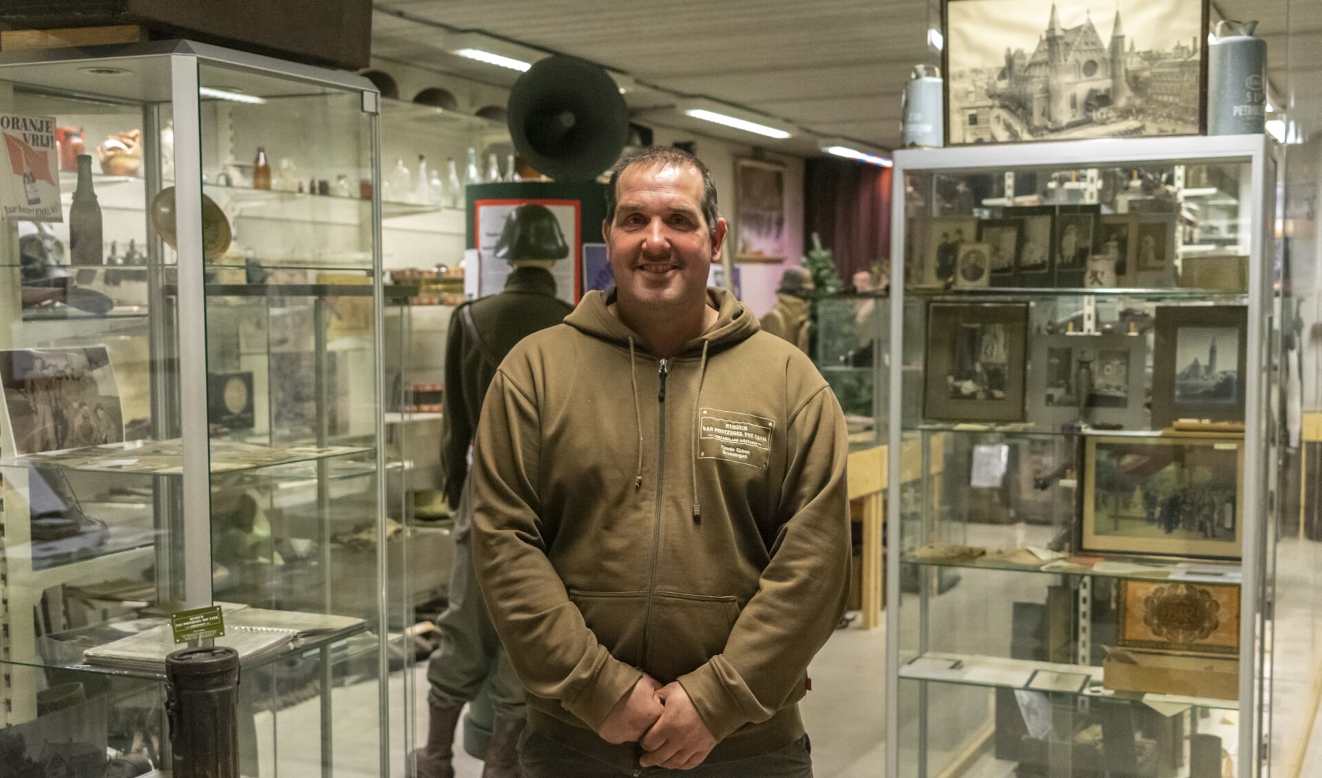 Tonnie Ebben uit Groeningen is aardappelteler en eigenaar van museum 'Van Postzegel Tot Tank'.