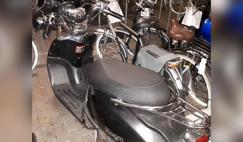 De scooter. (Foto: wijkagenten Schadewijk, Instagram)