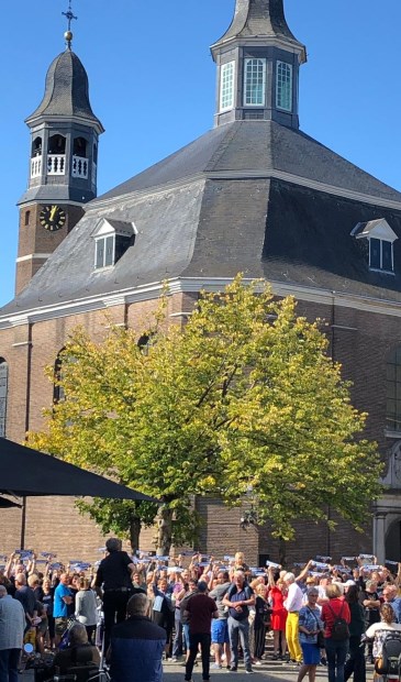 Protest bij de Luciakerk in Ravenstein.