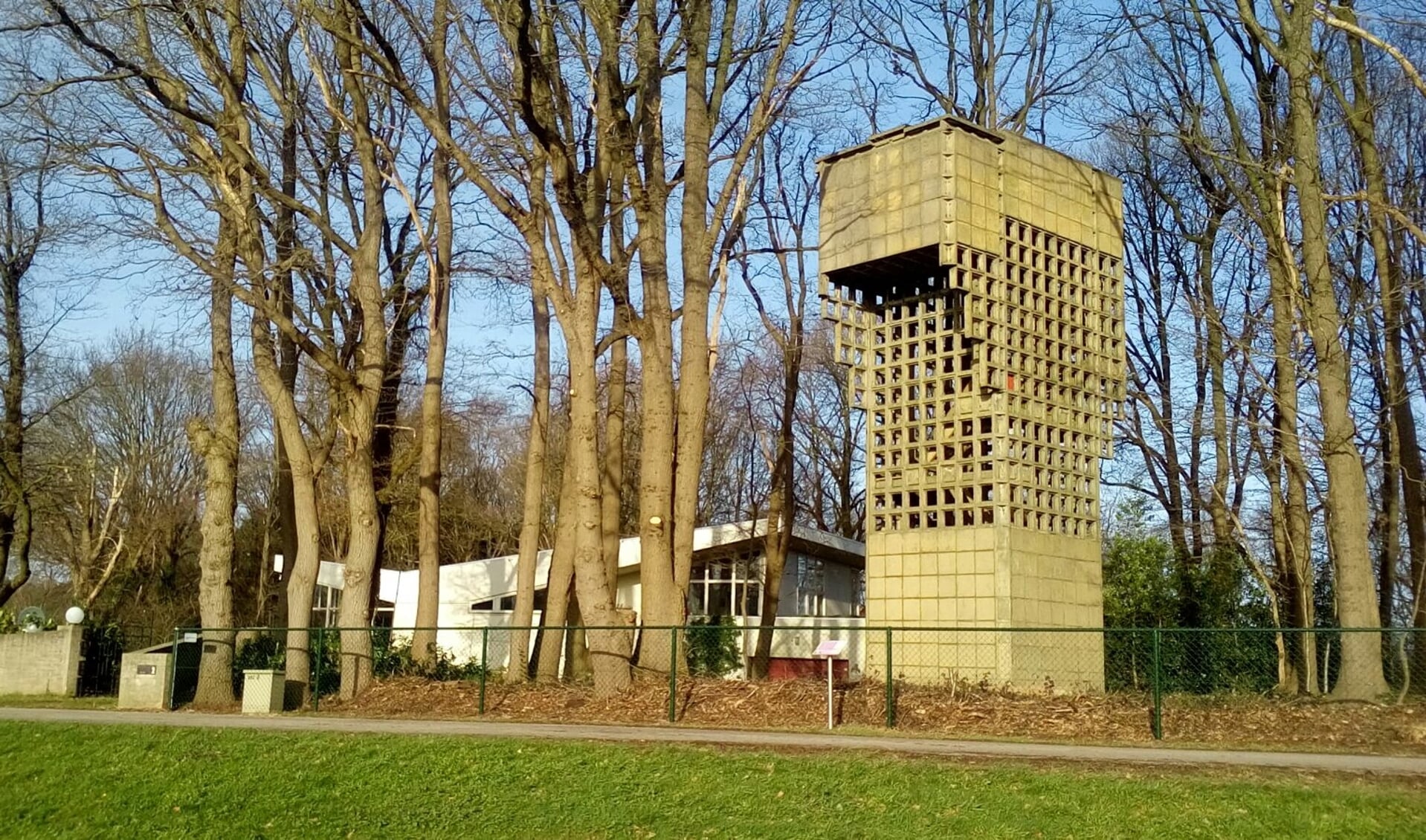De luchtwachttoren aan de Broekweg in Maashees werd gebruikt tijdens de Koude Oorlog.